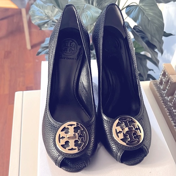 Tory Burch Black Peep Toe Pumps - Picture 3 of 11